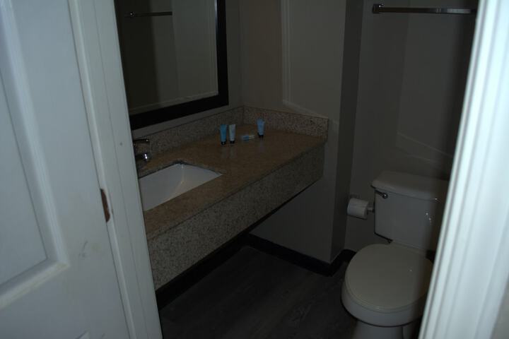 Room 10 of 14