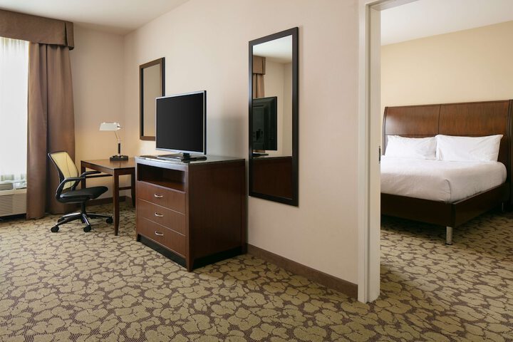 Room 14 of 40