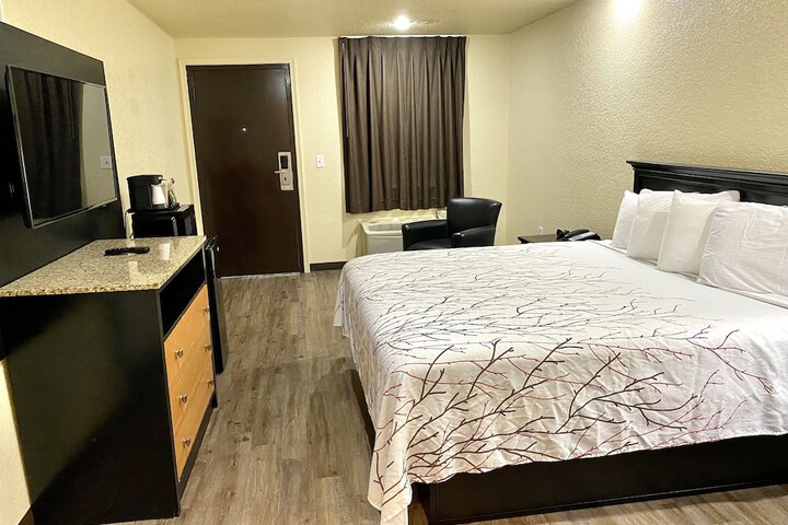 Room 34 of 42