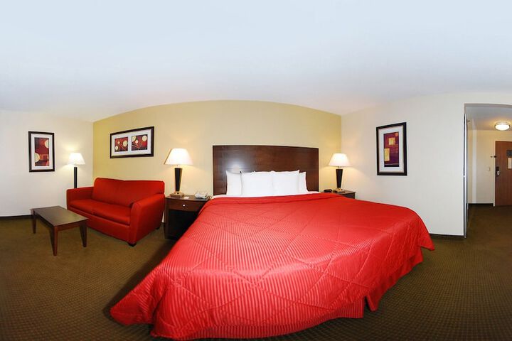 Room 13 of 33