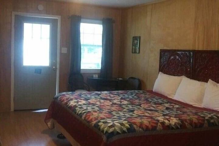 Whispering Creek Lodging & RV Resort