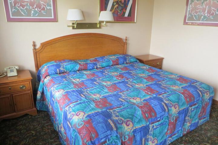 Room 17 of 43