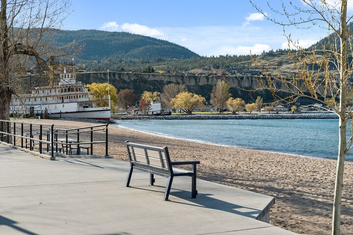 Okanagan Lakefront Resort