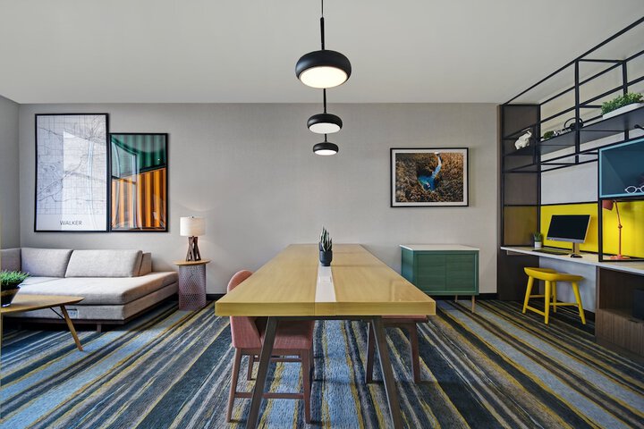 Hotel 10 of 57