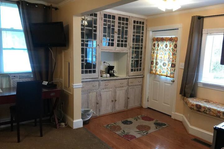 Room 18 of 117
