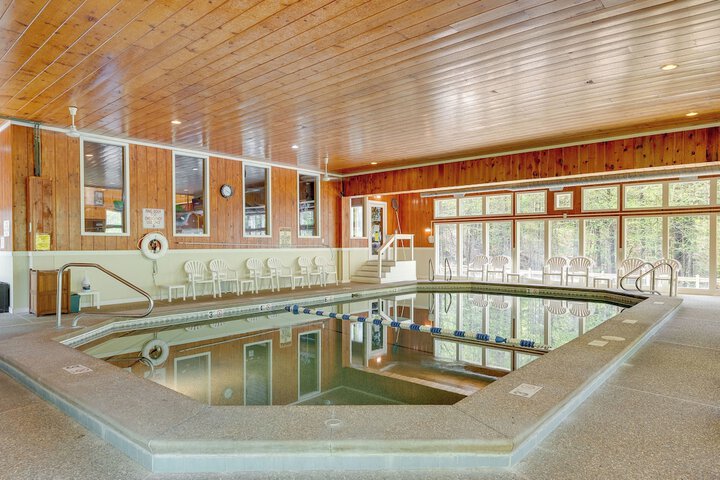 3 Mi to Story Land: All-season Family Condo
