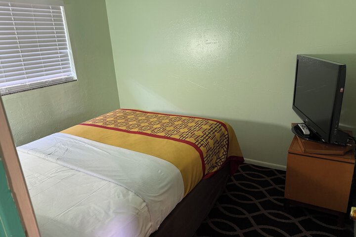 Klamath Motor Lodge