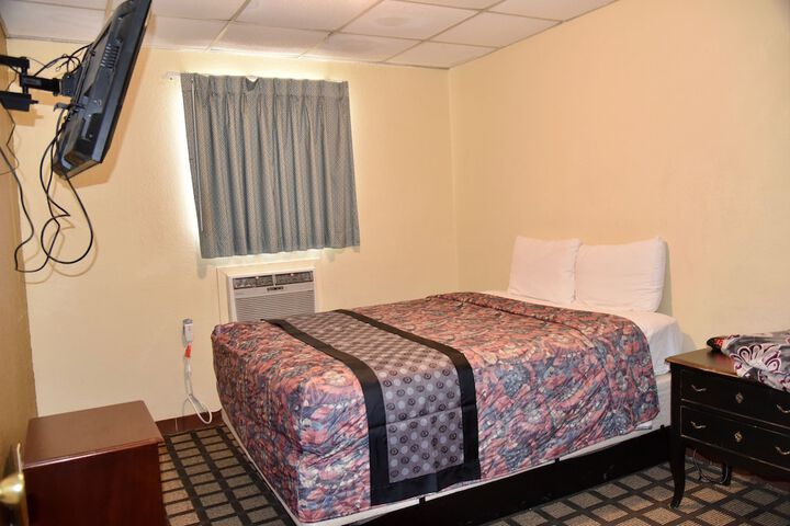 Room 14 of 20