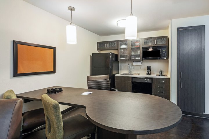 Candlewood Suites Hattiesburg by IHG