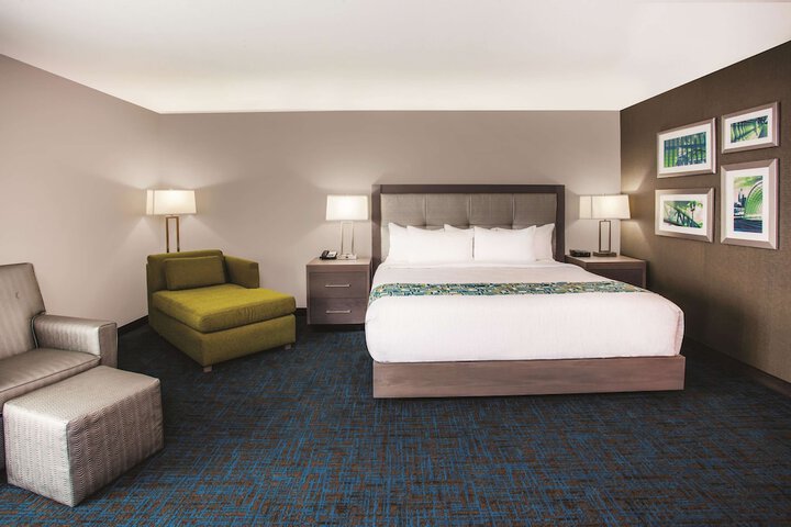 La Quinta Inn & Suites by Wyndham St. Paul-Woodbury