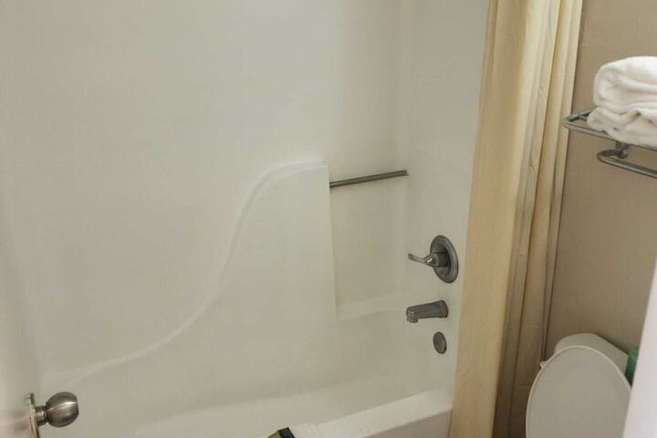 Room 8 of 22