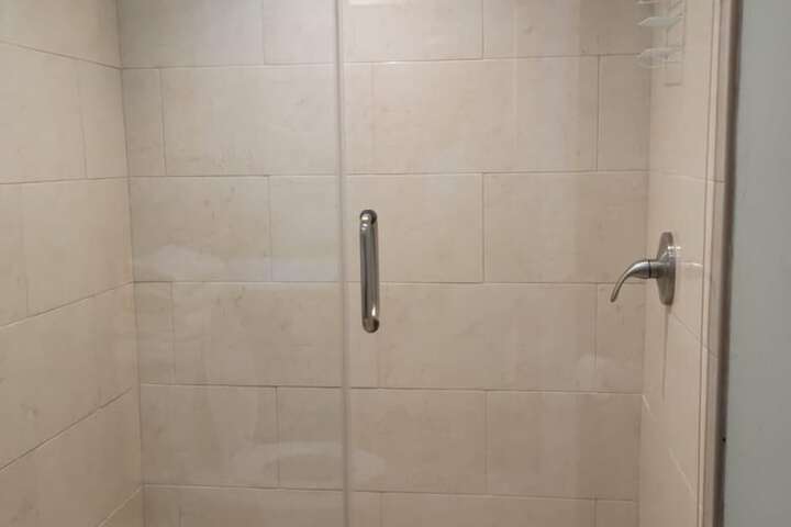 Room 36 of 122