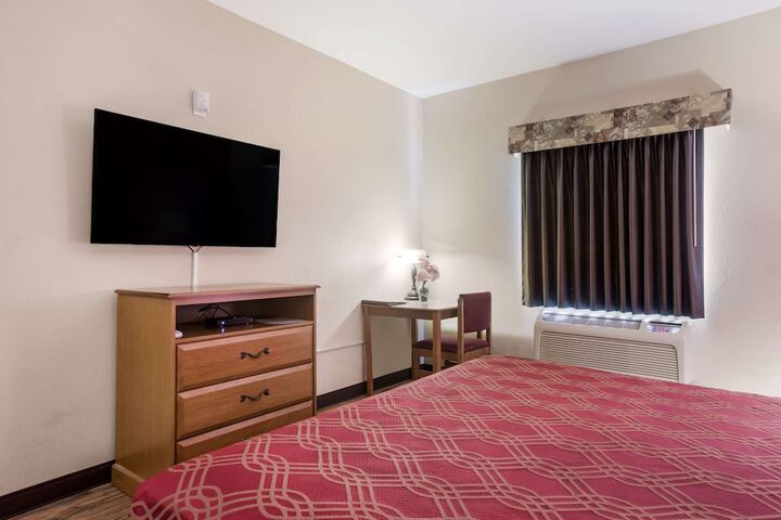 Room 15 of 38