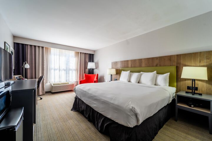 Room 8 of 18
