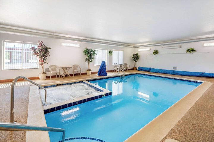 Pool 4 of 18