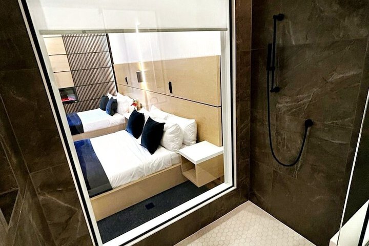 Room 77 of 110