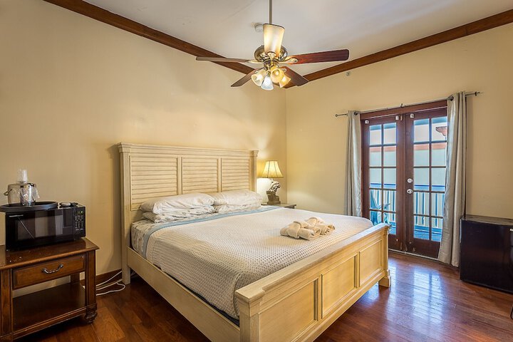 Room 42 of 76