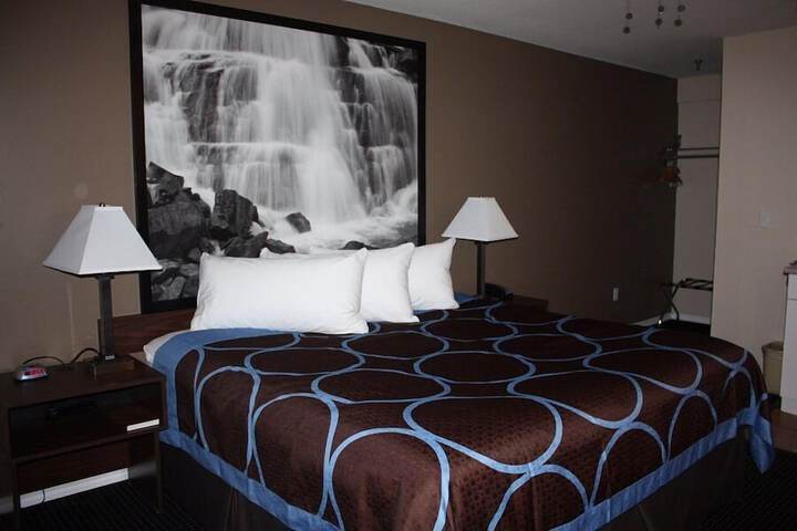 Room 15 of 24