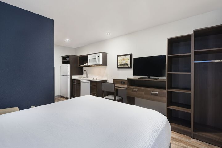 Room 16 of 19