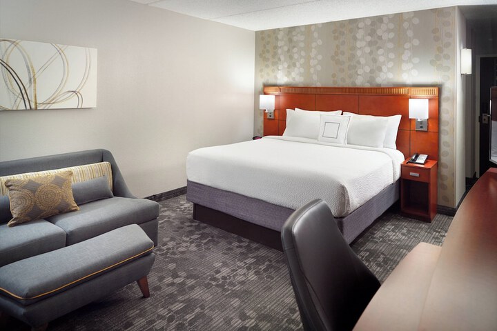 Courtyard by Marriott Atlanta Airport South / Sullivan Road