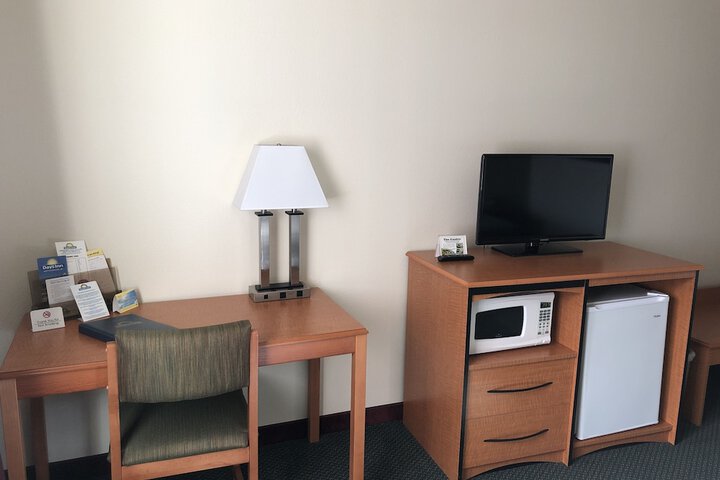 Room 12 of 27