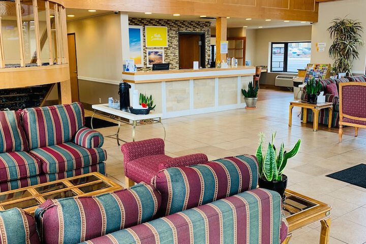 Days Inn & Suites by Wyndham Logan