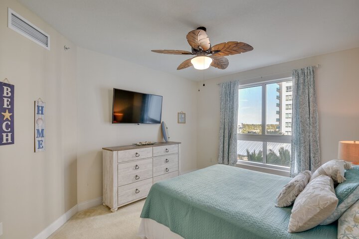 Luxe Resort Condo - 2 Mi to Daytona Beach!