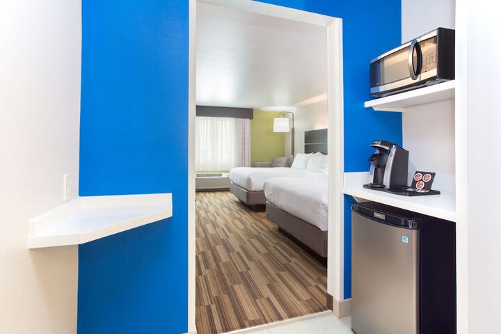 Holiday Inn Express & Suites Rapid City - Rushmore South by IHG