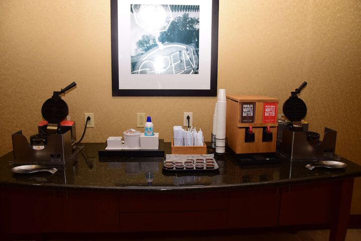 Breakfast/Coffee Service 30 of 33
