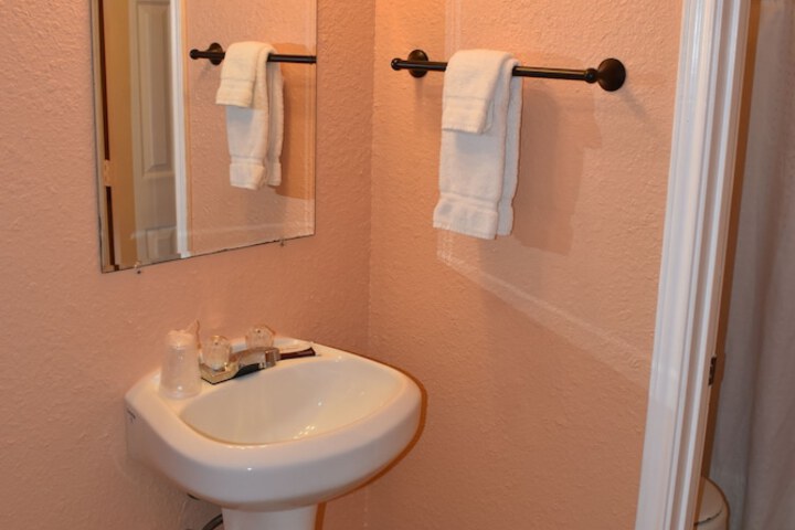 Room 17 of 26