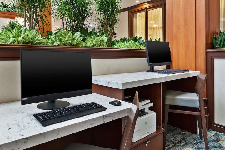 Business Center 32 of 32