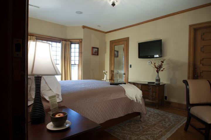 Room 44 of 77
