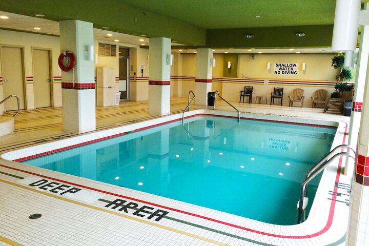 Oakes Hotel Overlooking the Falls