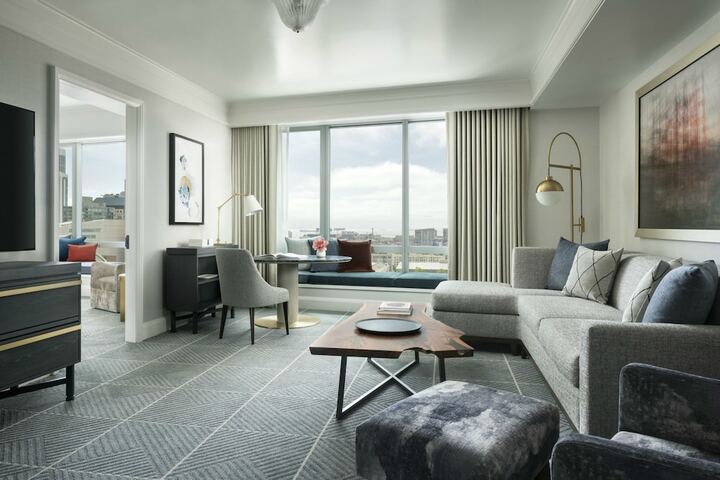 Room 28 of 59