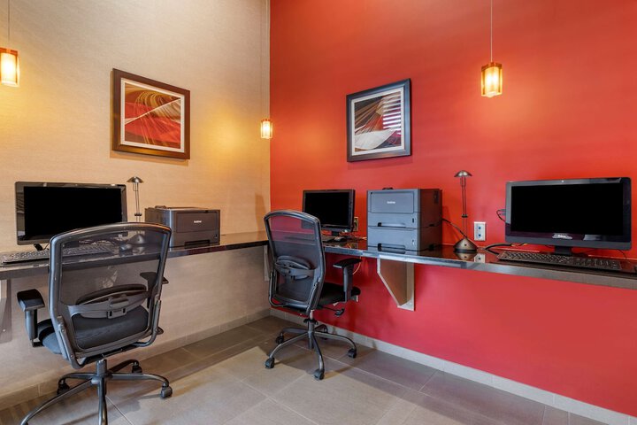 Business Center 34 of 34