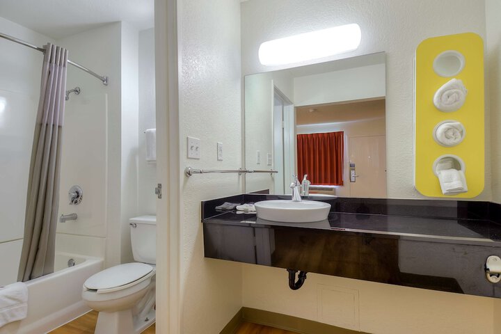 Room 6 of 20