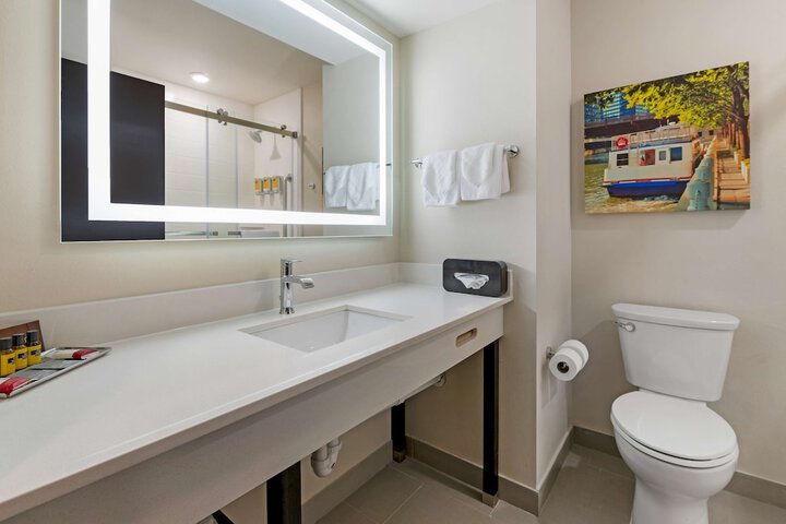 Room 18 of 29