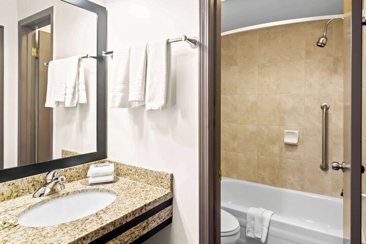 Best Western Maple Ridge Hotel