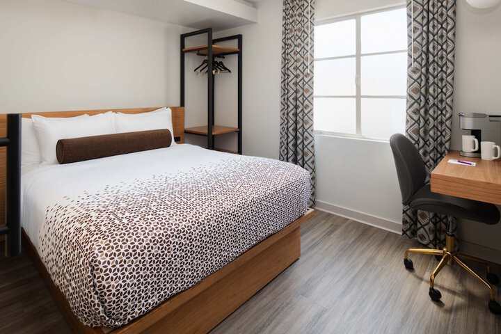Room 15 of 30