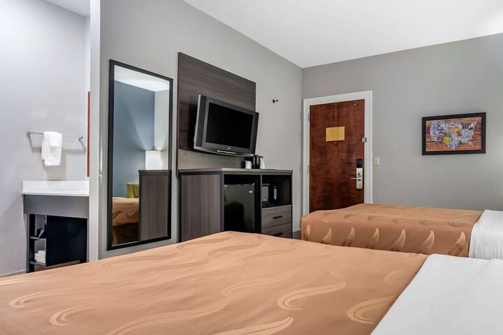 Room 8 of 22