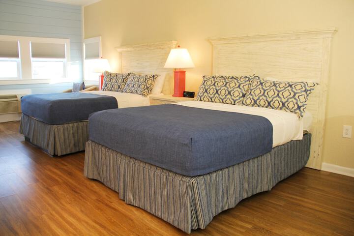 Room 44 of 107