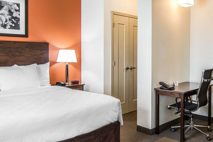 Room 21 of 38