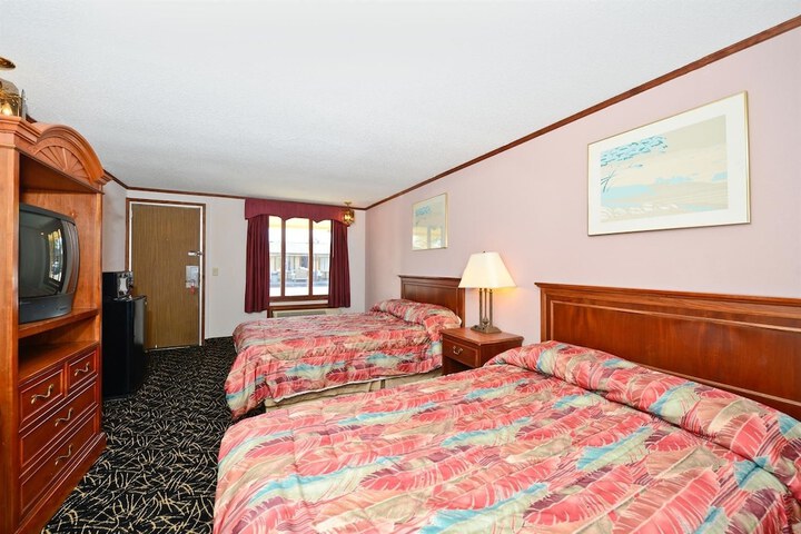 Room 8 of 18