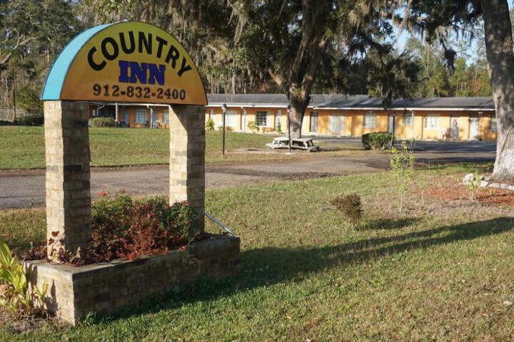 Country Inn 15099 HWY 17 Townsend GA 31331