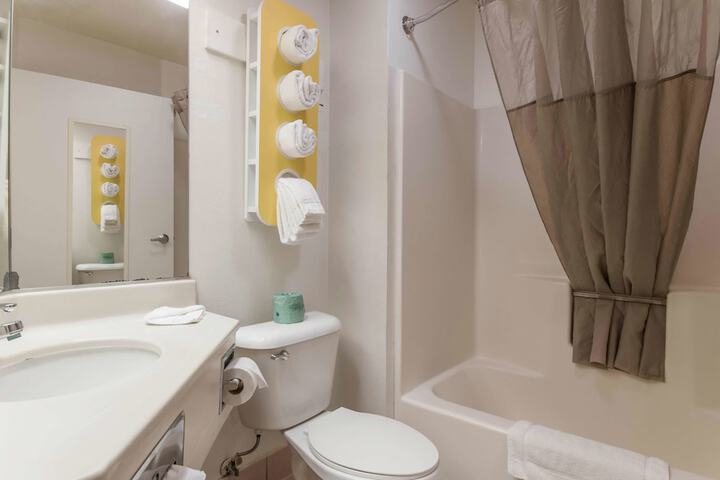 Room 12 of 29