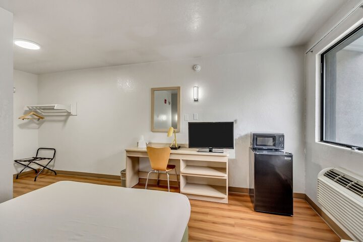 Room 50 of 61
