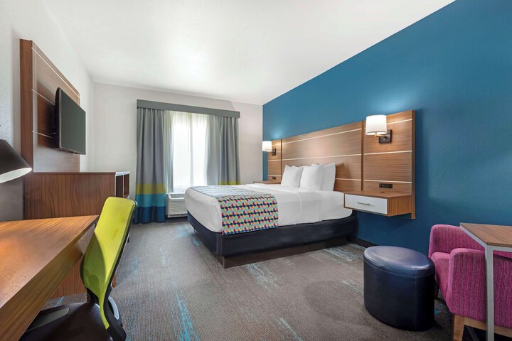 Room 28 of 34