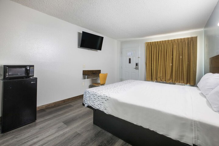 Room 21 of 29