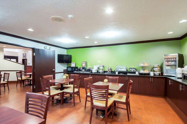 Sleep Inn & Suites Edmond near University