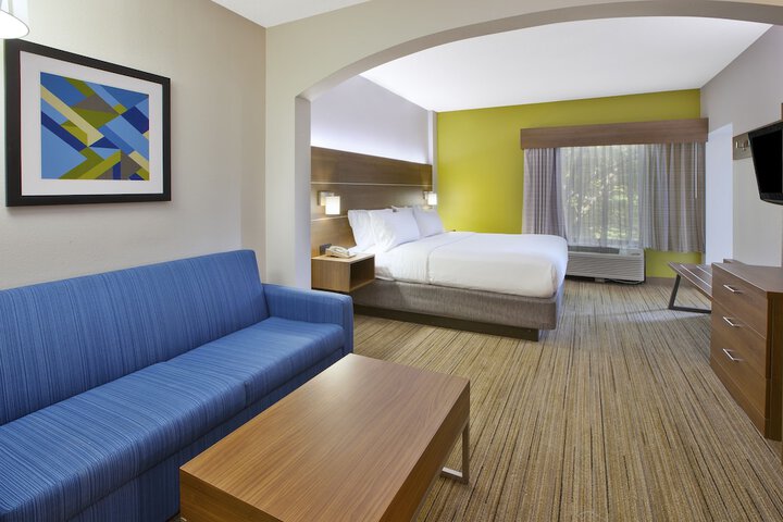Holiday Inn Express & Suites Milford by IHG